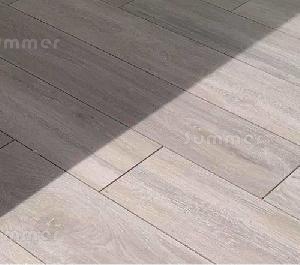 Laminate floor - choice of finishes