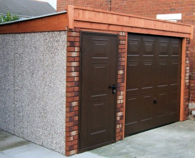 Spar Pent Concrete Garage 620 - Brick Posts, Guttering