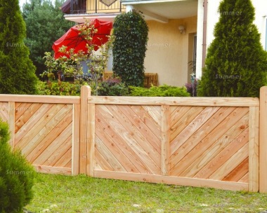 Fence Panel 526 - Larch, Planed, 18mm T and G Boards, 4x2 Frame